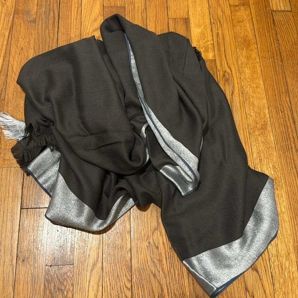 India Hicks Wool Queen’s Highway Scarf Wrap New WITHOUT TAG OR BOX metallic